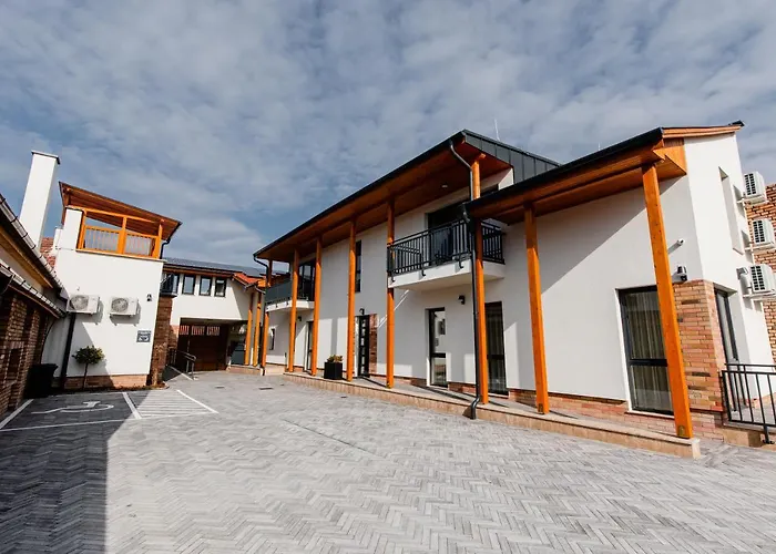 H11 Rooms Esztergom