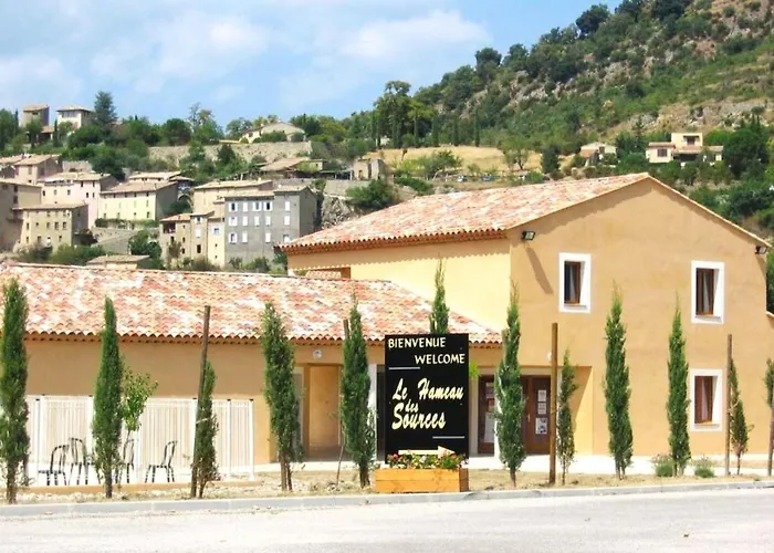 Aparthotel Le Hameau des Sources by Ateya à Montbrun-les-Bains