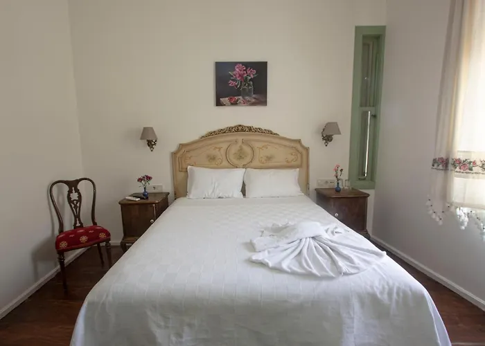 Opus 1910 Otel Ayvalı