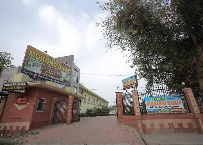 Hotel Mukund Dham-Near Mathura Railway Station