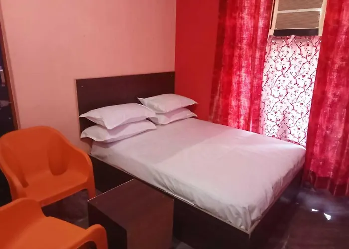 Hotel O Pop Vs White House Meerut