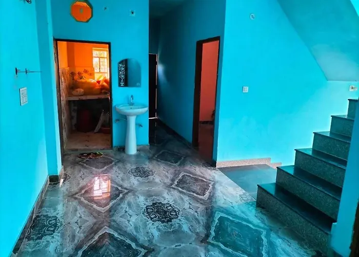 Hotel O Pop Vs White House Meerut