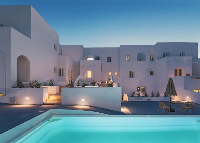 Voca Hotel & Suites Kamári