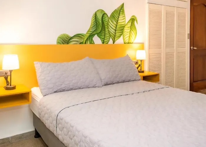 Hotel Caracas - Casco Viejo Panama City