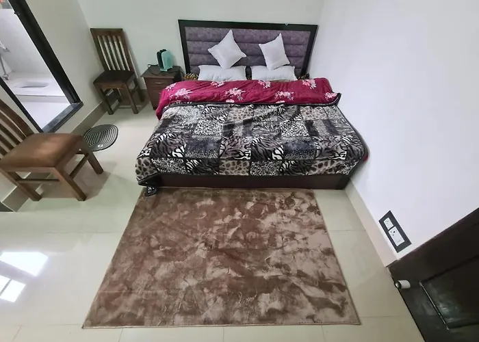 Royal Pamposh Hotel Srinagar 