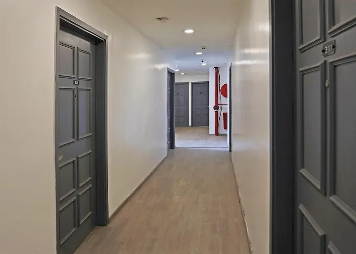Hotel Yellow Chilli Britannia Chowk- Couple Friendly Local Id Accepted New Delhi