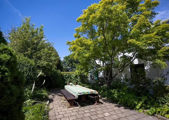 Byng Street Garden Loft Hotel Orange