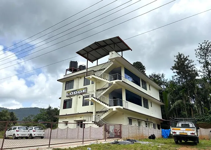 Sri Swarna Darvi Lodge Horanadu Kalasa