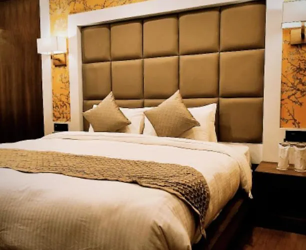 Hotel Adlife Luxury Srinagar 