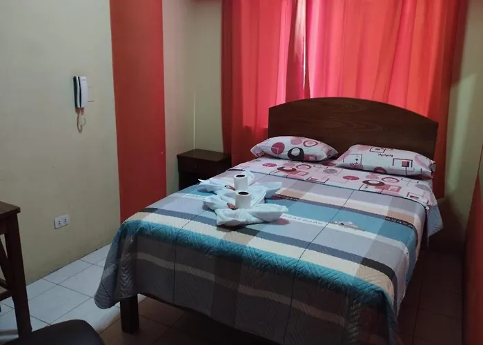 Hostal Corona Lima