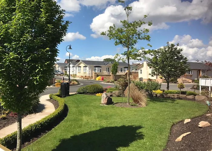 Red Deer Village Holiday Park - 3 Bedroom, Self-Catering Holiday Home Stepps