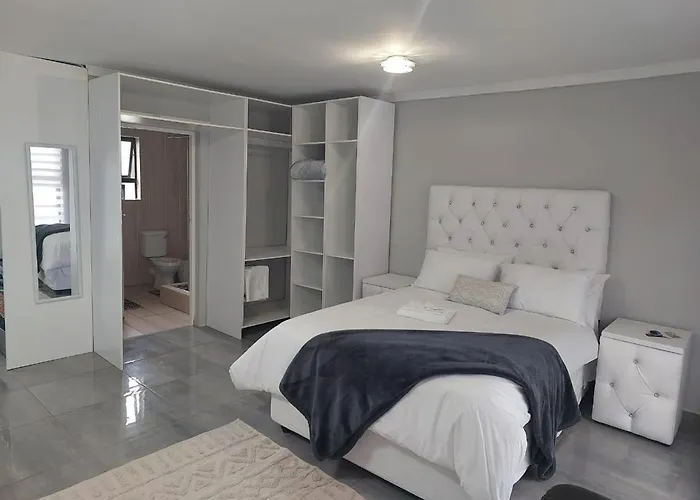 Lennox Guest House East London