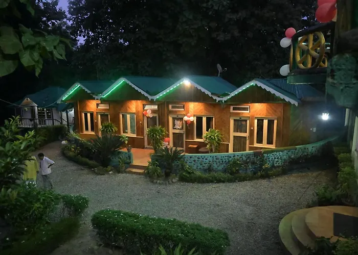 Akarshan Bono Bunglow Lataguri