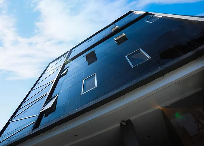 Livinn Hotel Kendangsari Surabaya