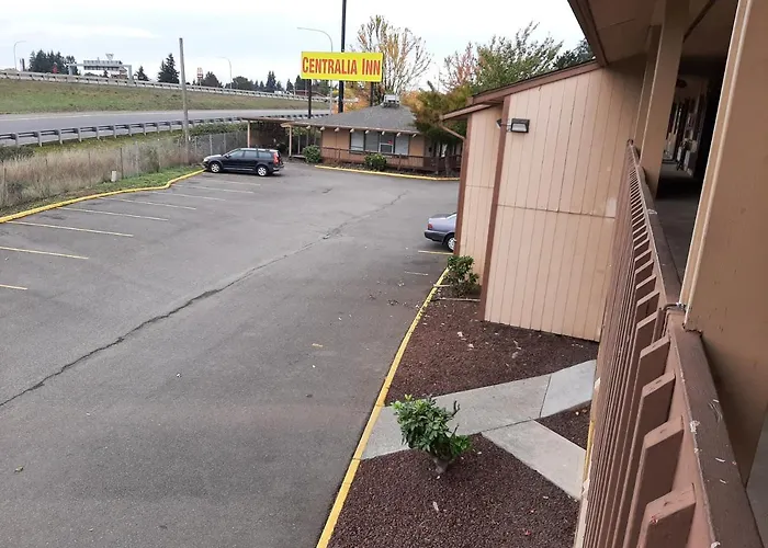 Centralia Inn