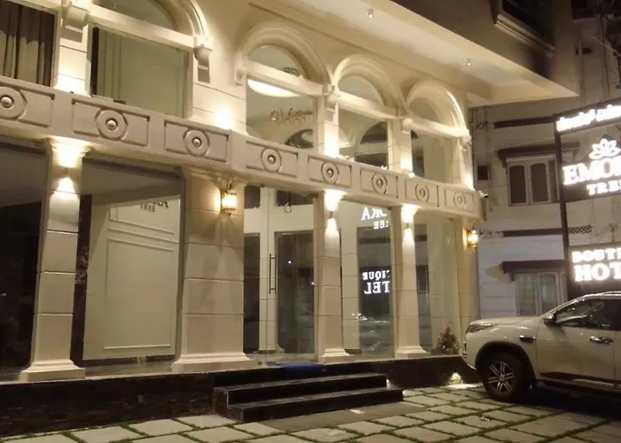 Hotel Emora Tree Mysore