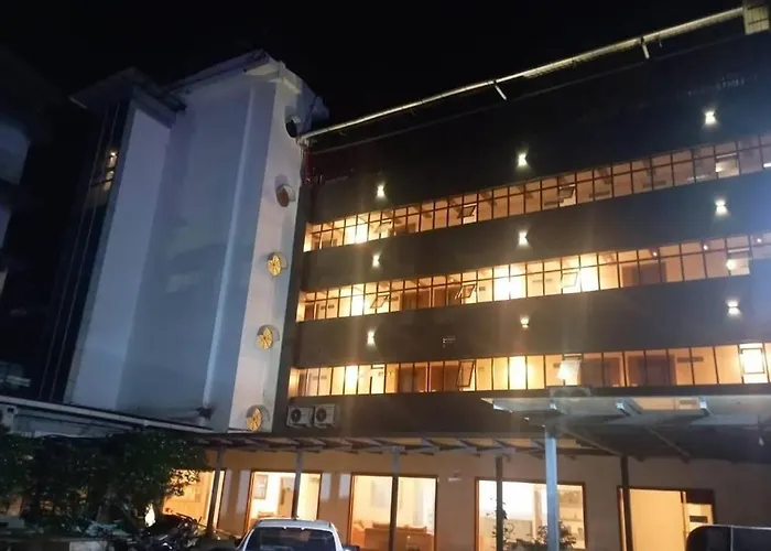 Queens Tourist Home Badagara