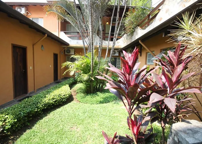 Pousada O Garimpo. Embu