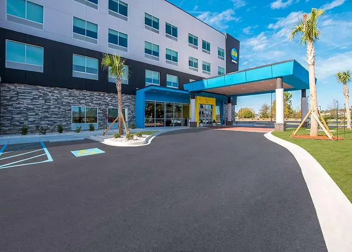 Tru By Hilton Santee Hotel