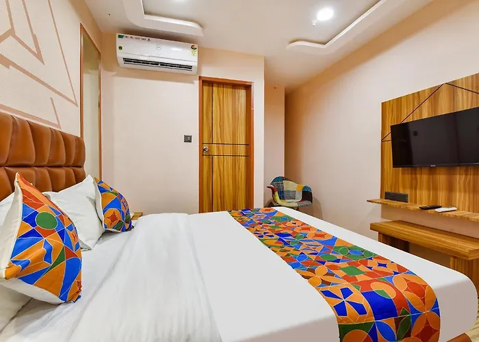 Fabhotel The Palace Vadodara