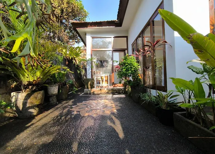White Lotus House Hotel Ubud 