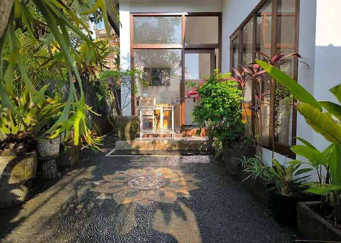 White Lotus House Hotel Ubud 