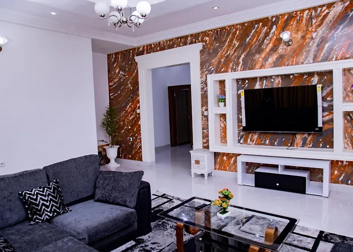 Pinorich Villa-Buea