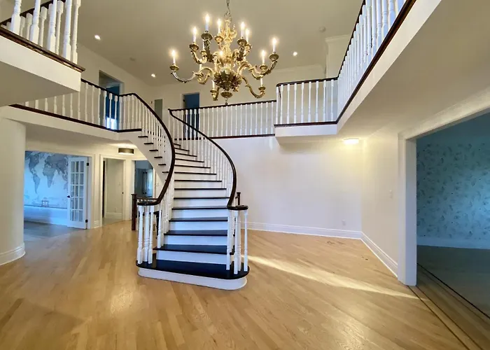 5000+ Sqft Cottage Near Toronto Bolton