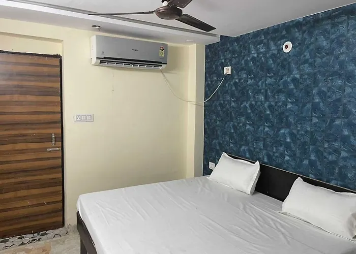 Hotel O Devansh Inn New Delhi