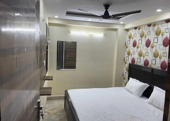 Hotel O Devansh Inn New Delhi