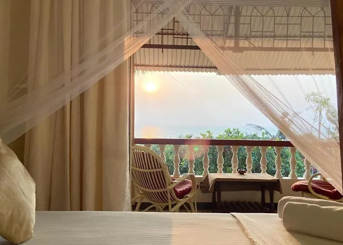 Dmellos Sea View Home Candolim