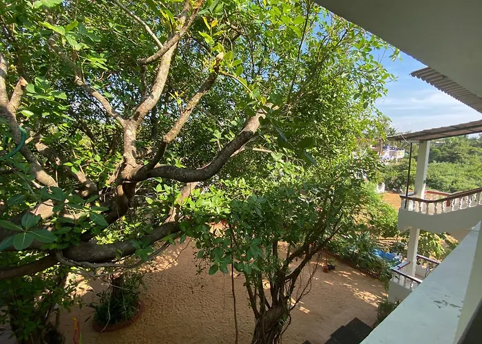 Dmellos Sea View Home Candolim