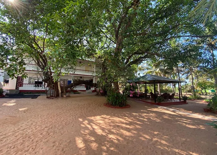 Dmellos Sea View Home Candolim