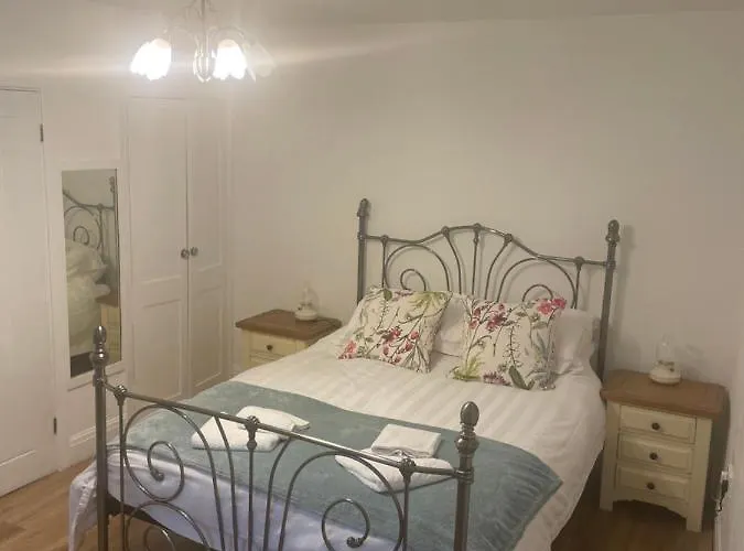 Raymond House Bed & Breakfast Penally