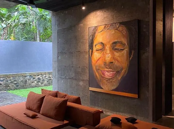 Saffron Robes Living Hotel Hikkaduwa
