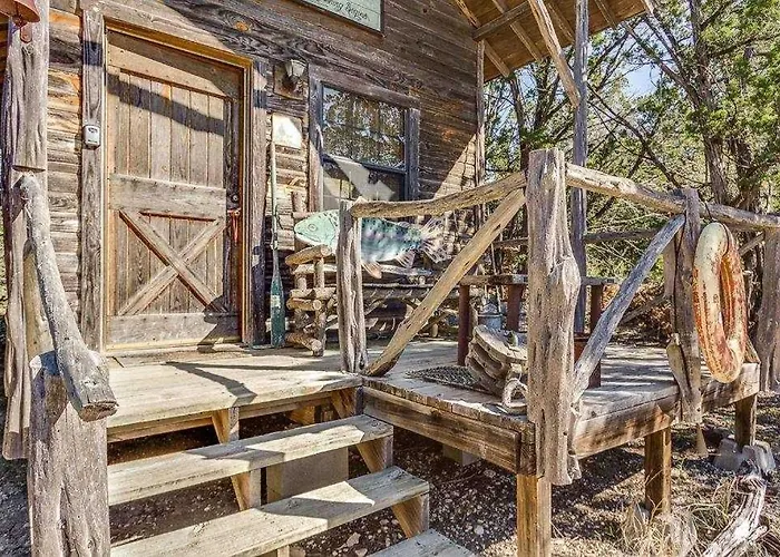 Last Outpost- Cedar Loft Medina