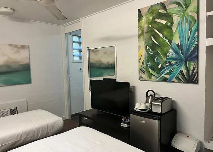 Bungalow Hotel Cairns