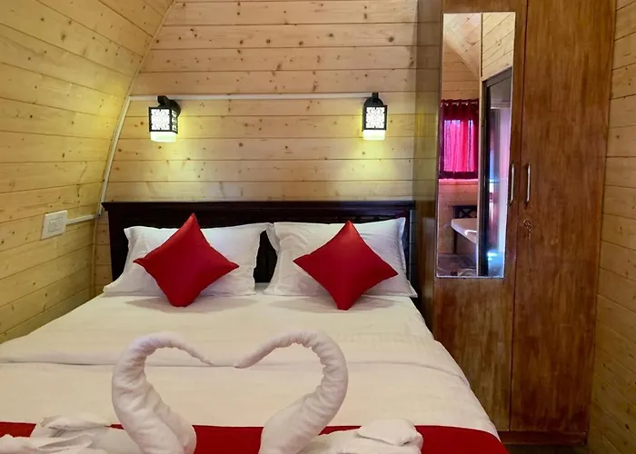 Cozy Capsules - Modern Hut Bed & Breakfast Kukkal