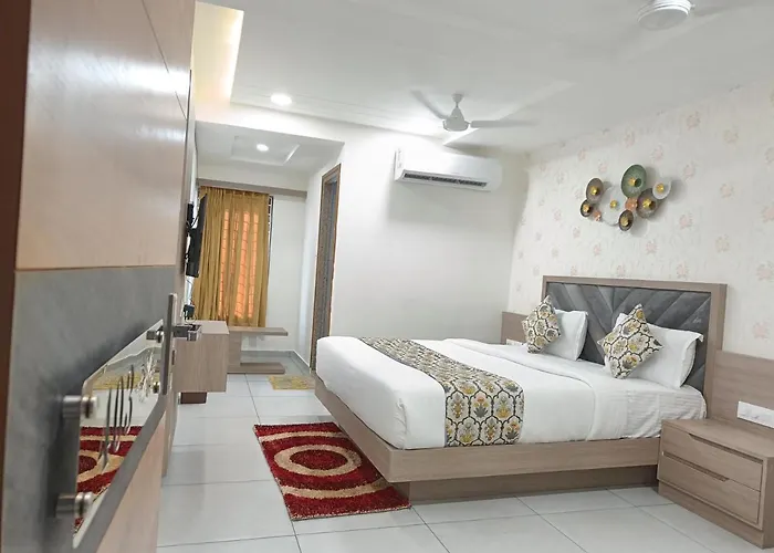 Hotel Lotus Anand