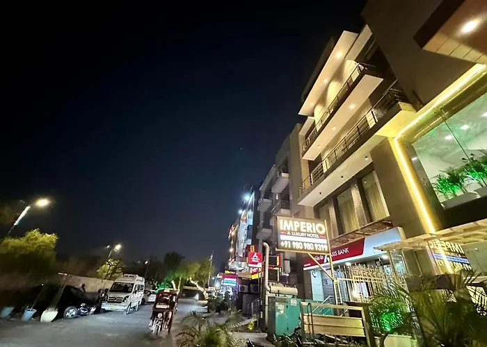 Hotel The Imperio New Delhi