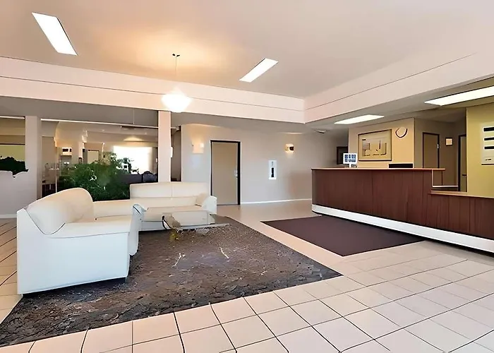 Econo Lodge Inn & Suites Jackpot Near Casino