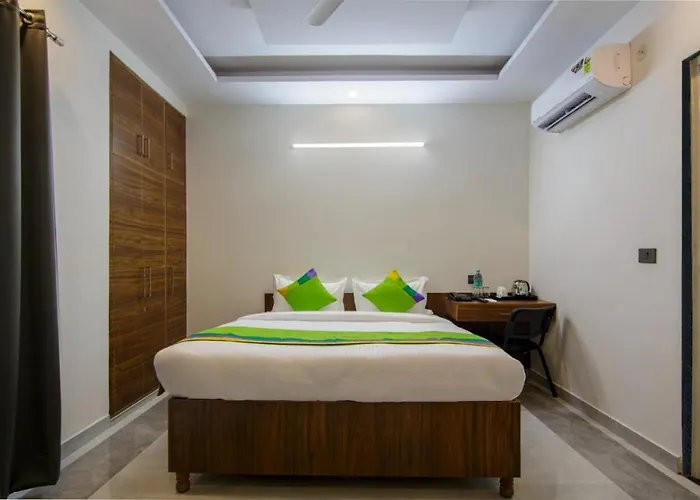 Hotel Grand Vista Noida