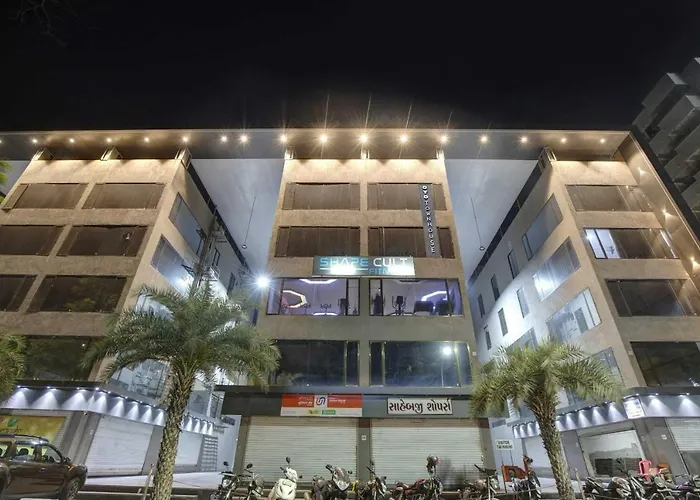 Collection O Infini Palace Surat