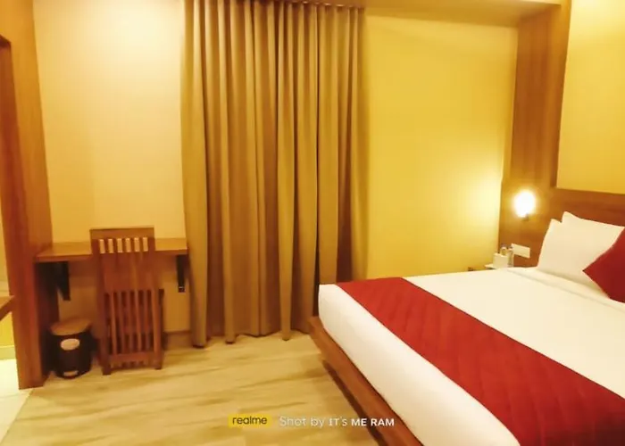 Kallingal Mount Fort Hotel Iritti