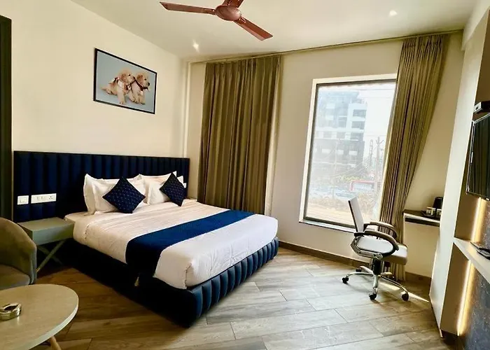 Hotel Carnival Zirakpur