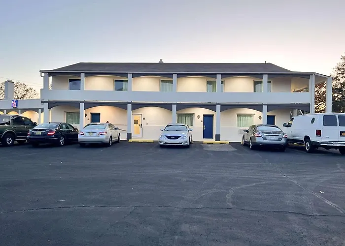 Motel 6 Williamstown