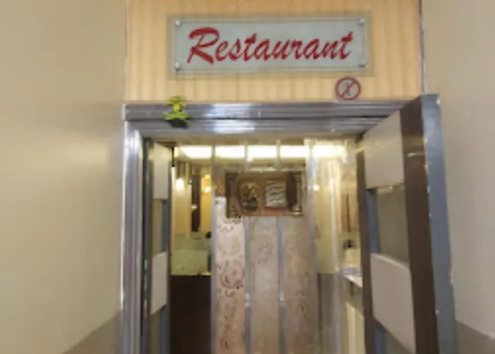 Hotel Radhika Place And City Palace, Parbhani