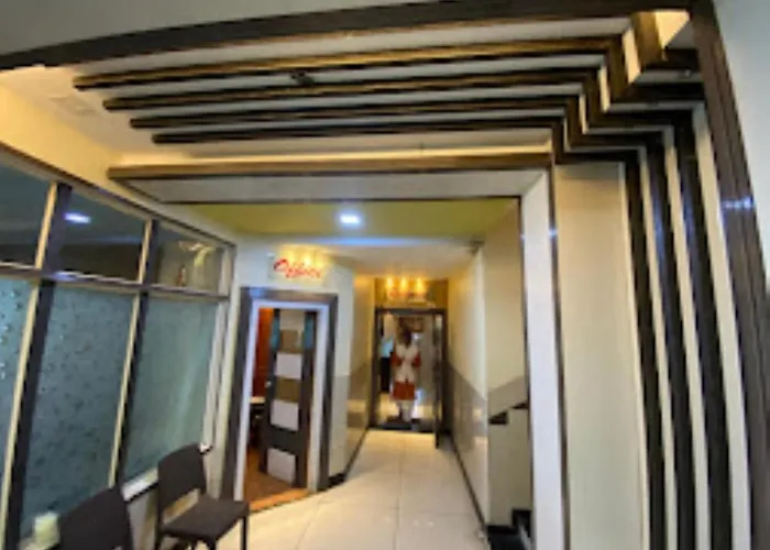 Hotel Radhika Place And City Palace, Parbhani