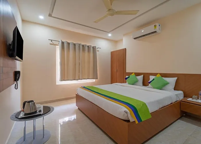 Treebo Raj Palace Varanasi