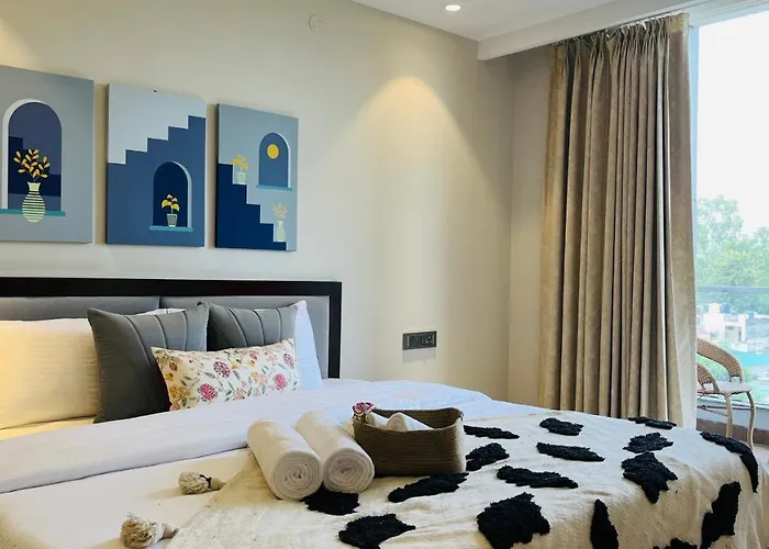 Bluo 1Bhk Suite - Balcony, Lift, Gym, Parking Gurgaon